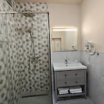 Casa Mirella بيت ضيافة 3*